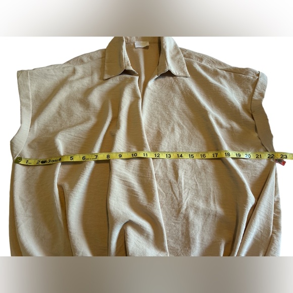 Dee elly cream color top with collar and short sleeves size L - Picture 4 of 5
